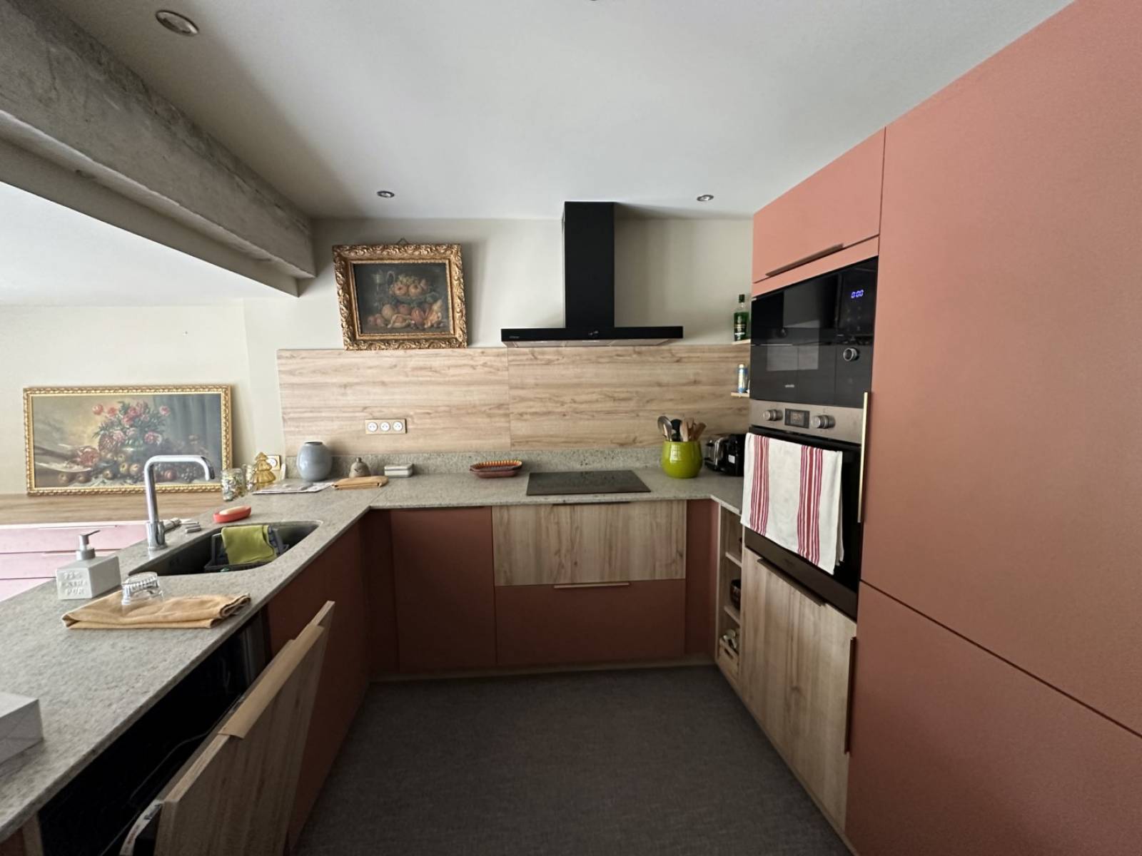 Maison de bourg entièrement rénovée avec jardin à Chenereilles