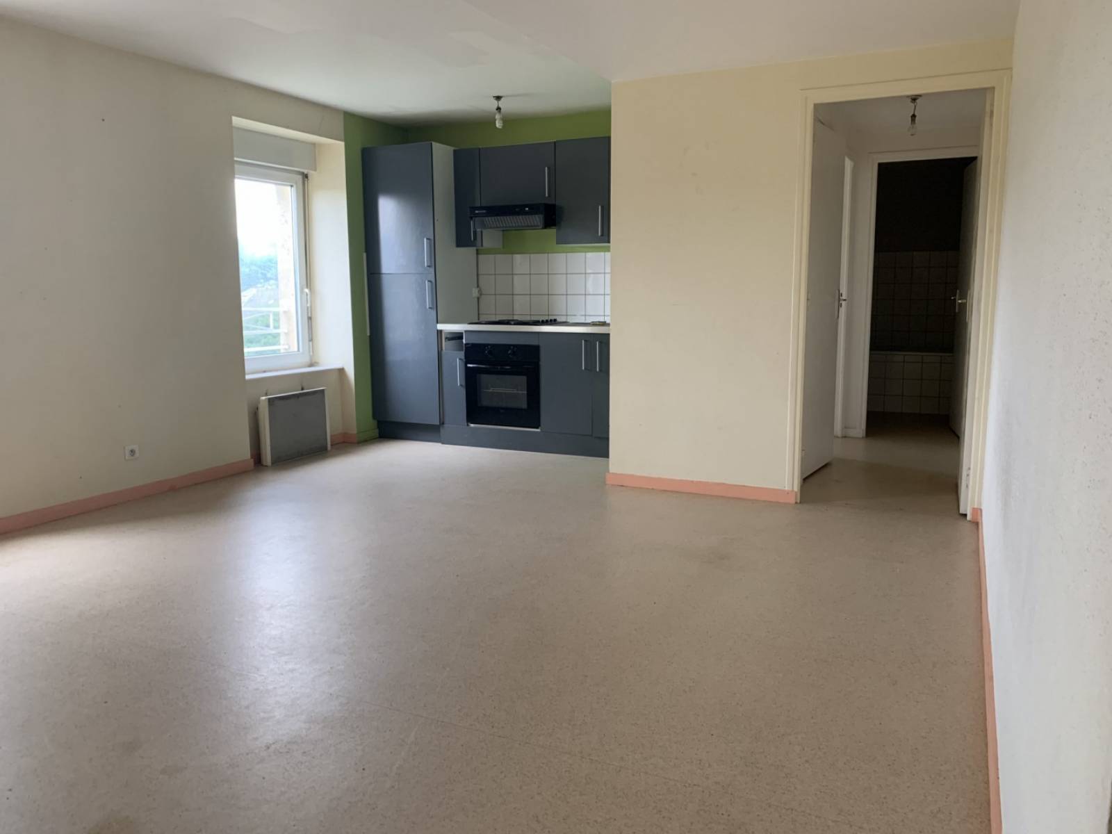 Appartement au 2ème étage à rafraichir au centre du village du Chambon sur Lignon