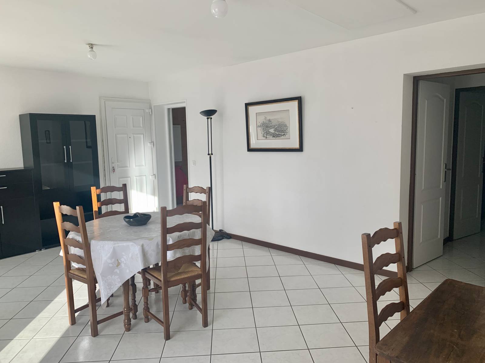 Appartement T3 Le Chambon sur Lignon centre.  Appartement rénové en Rez De Chaussée.