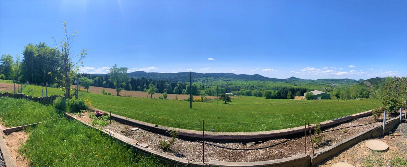 Propriété isolée en pleine nature sur 7.7 hectares avec étang à Araules
