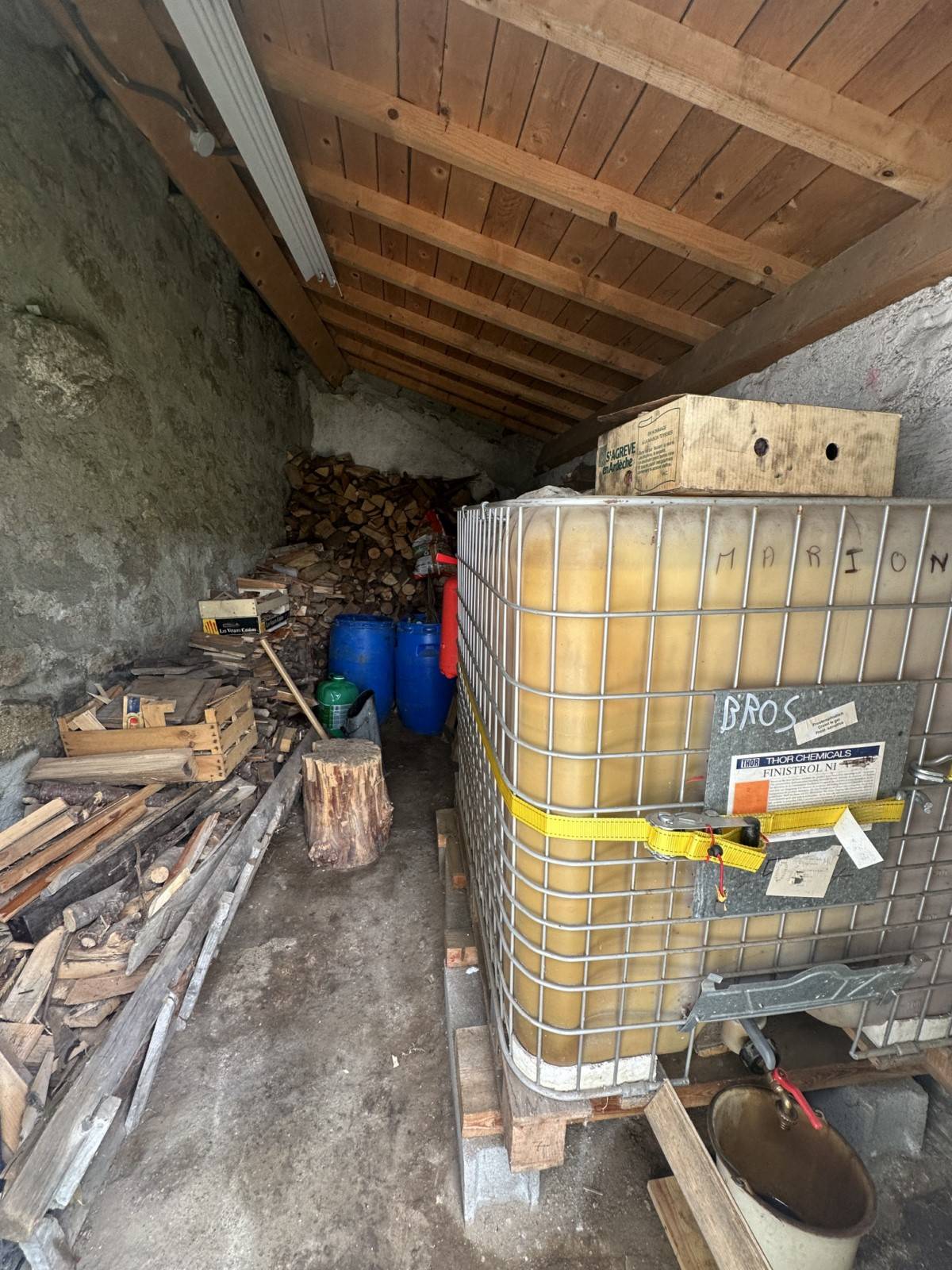 Maison à rénover avec jardin et garage à Saint Agrève