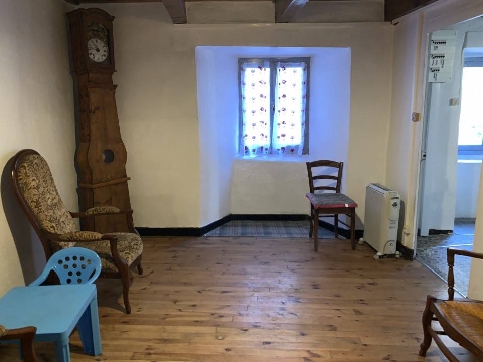 Ferme en pierre à vendre mitoyenne