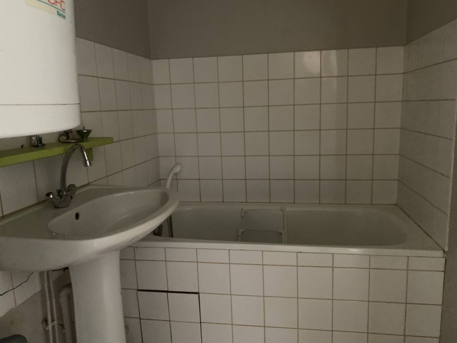 Appartement au 2ème étage à rafraichir au centre du village du Chambon sur Lignon