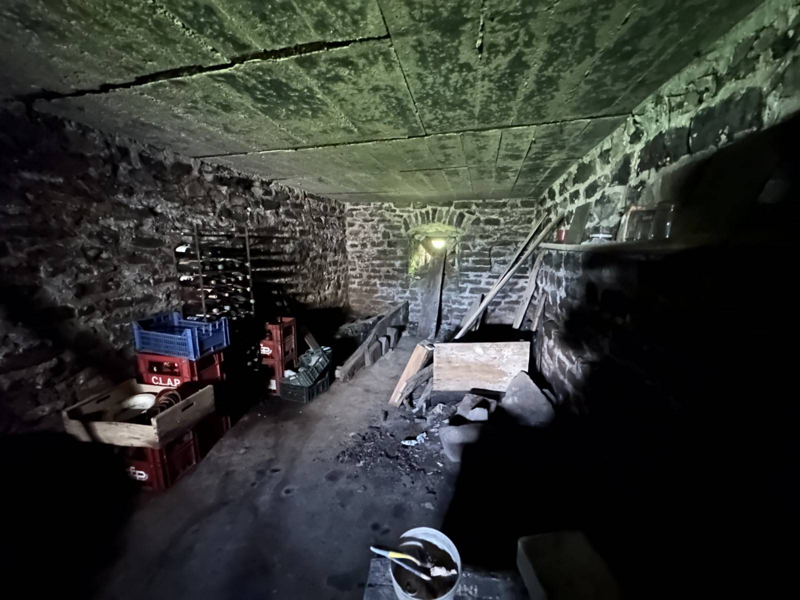 Ferme à rénover sur plus d'1,7 Ha à Araules