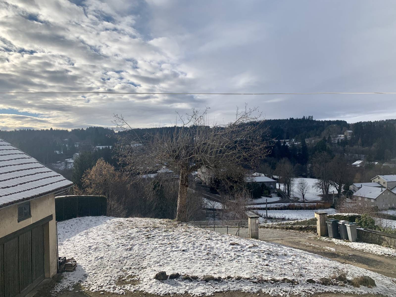 Appartement T3 Le Chambon sur Lignon centre.  Appartement rénové en Rez De Chaussée.