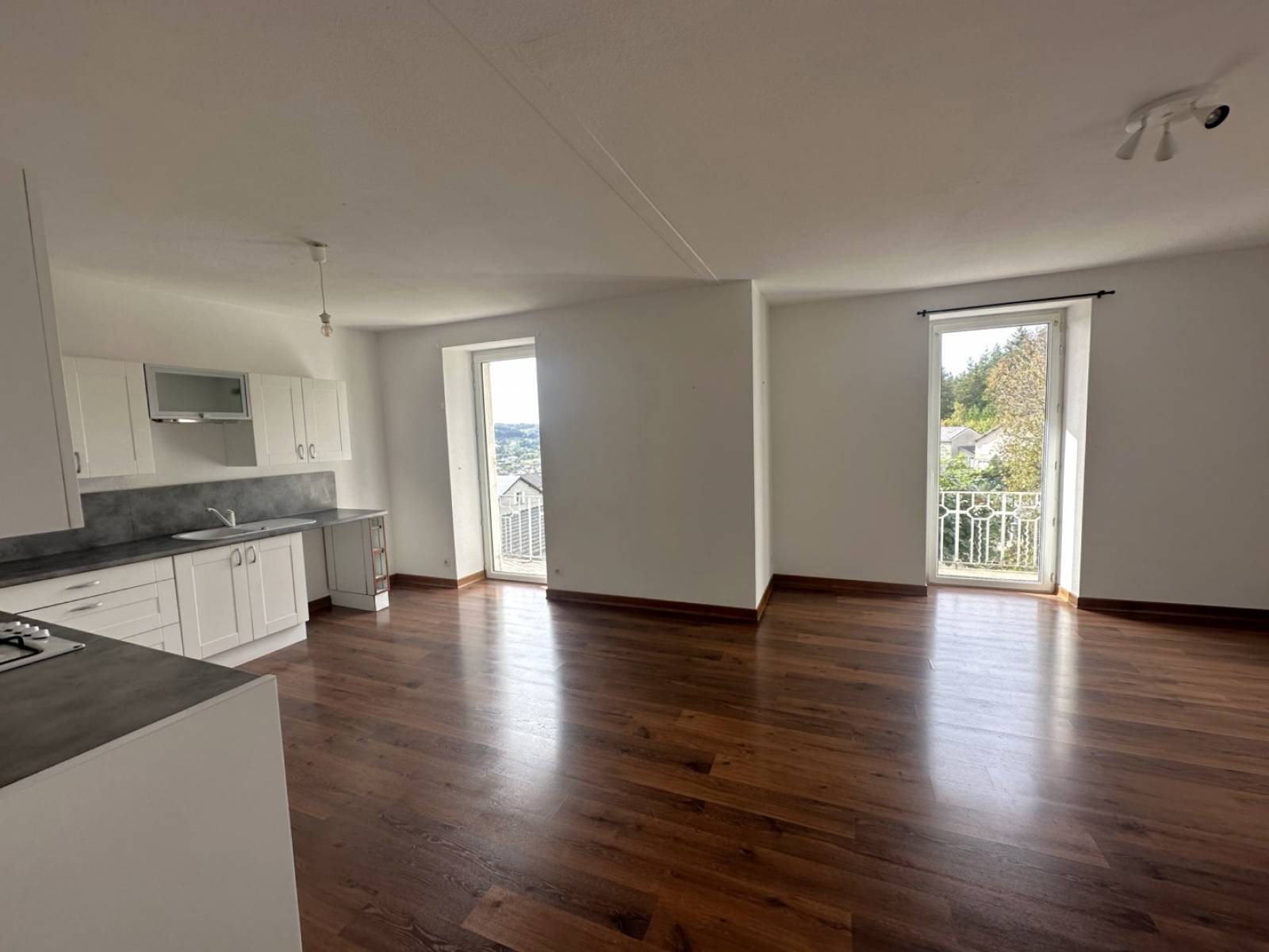 Appartement T4 sans travaux avec balcons au Chambon sur Lignon