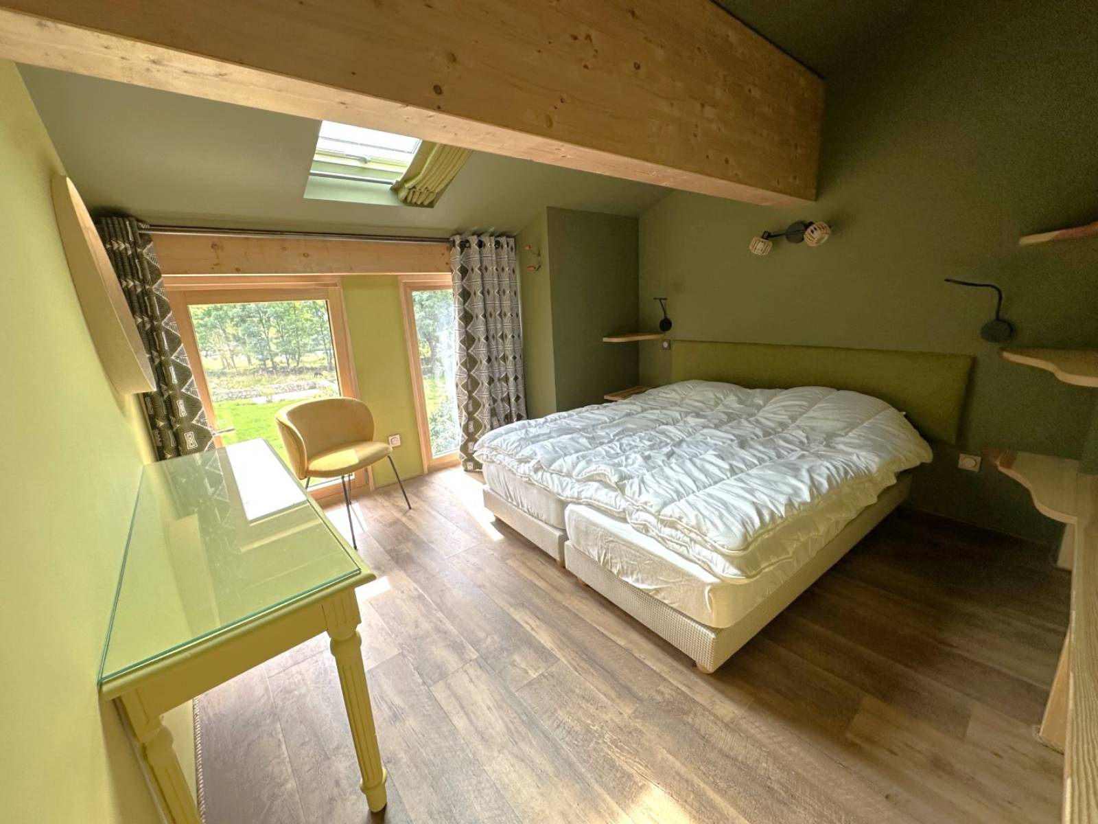 Maison de bourg entièrement rénovée avec jardin à Chenereilles