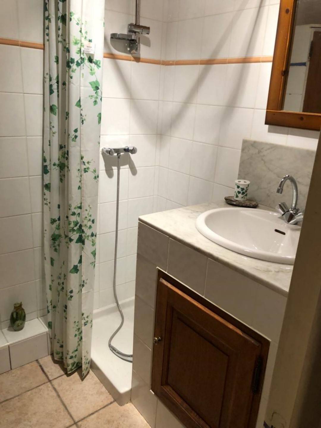 Ferme mitoyenne dans hameau aux Vastres