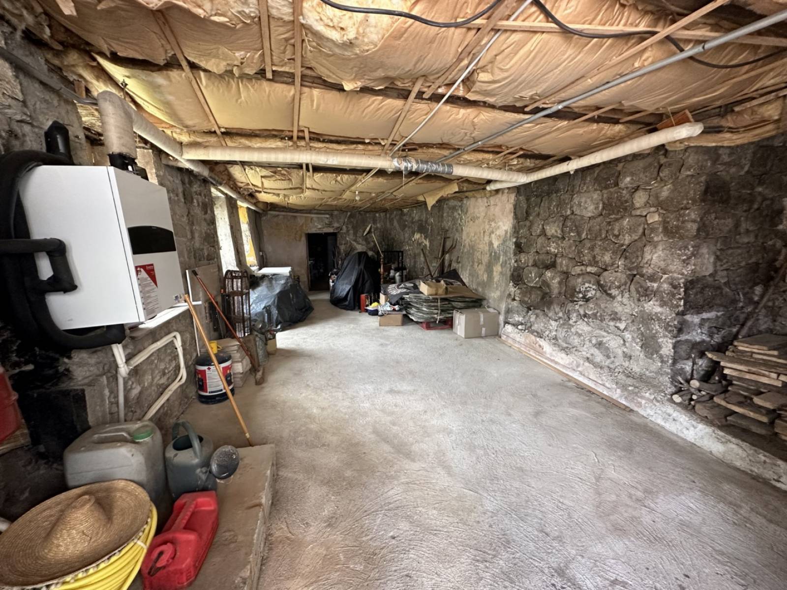 Charmante maison en pierre avec terrasse sur la commune de Rochepaule