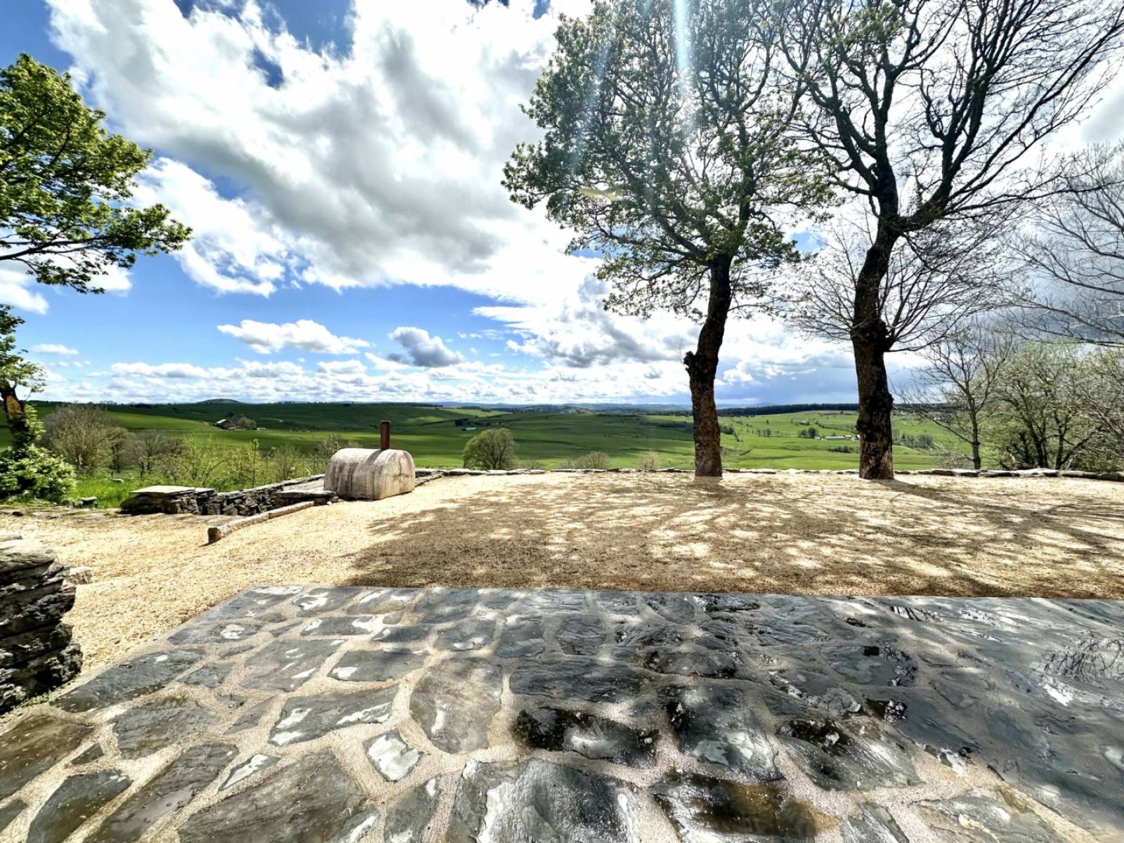 Ferme dans hameau isolé avec vue à Freycenet La Cuche