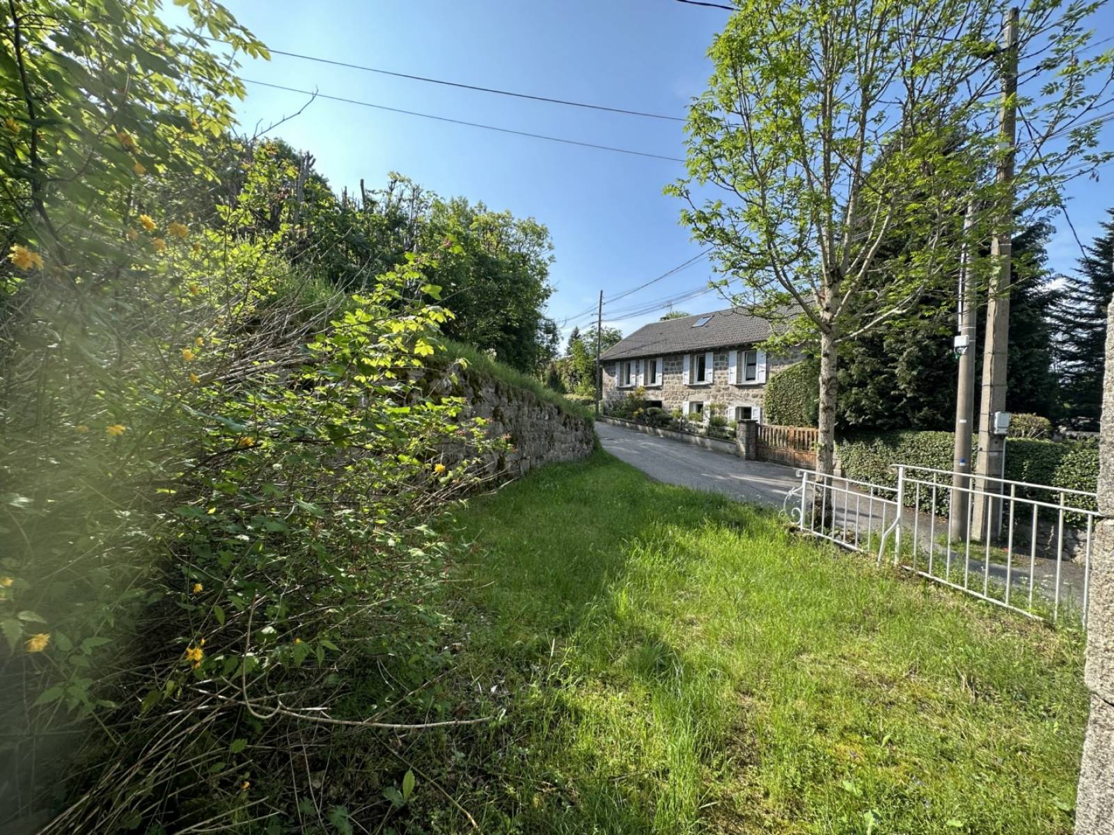 Ferme à rénover proche du village du Chambon sur Lignon