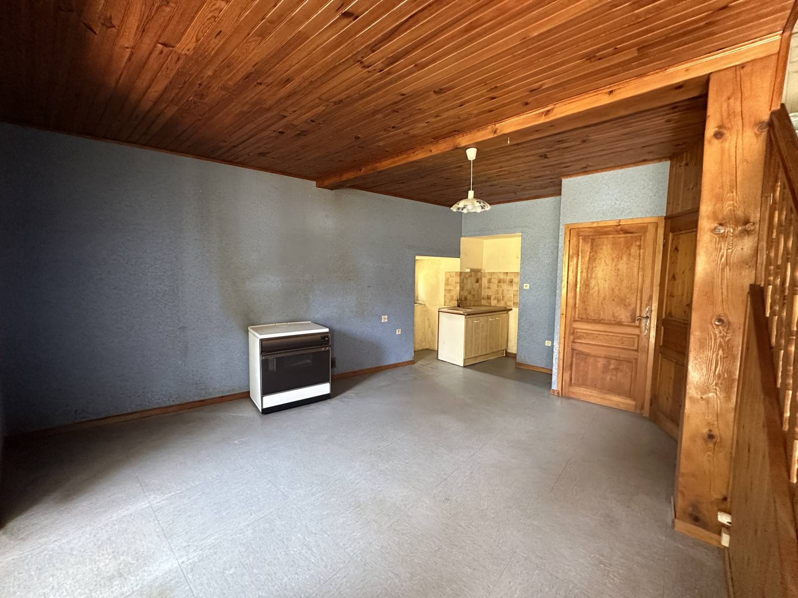 Ferme à rénover dans hameau sur 1 hectare à Mars