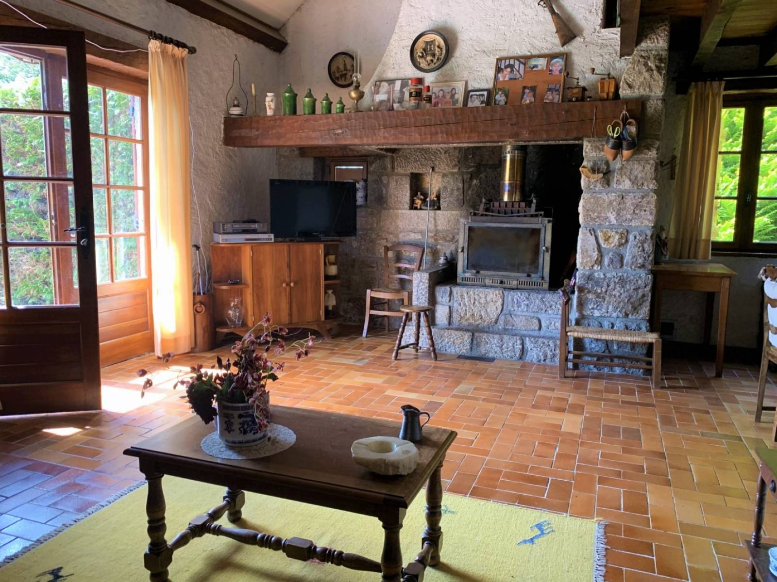 Petite maison sur joli terrain au Chambon sur Lignon