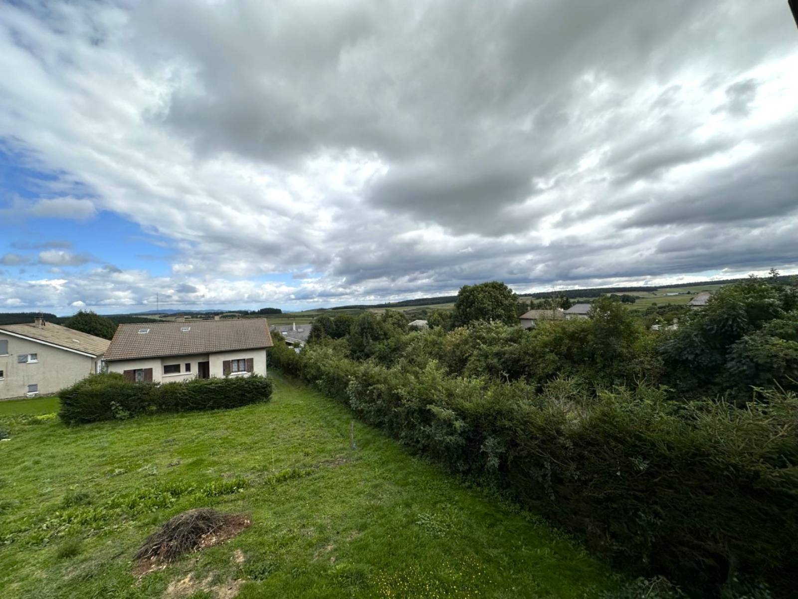 Maison à rafraichir avec jardin à Fay sur Lignon