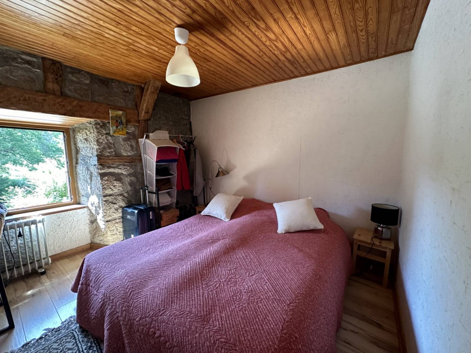 Coquette maison en pierre mitoyenne en campagne du Chambon sur Lignon