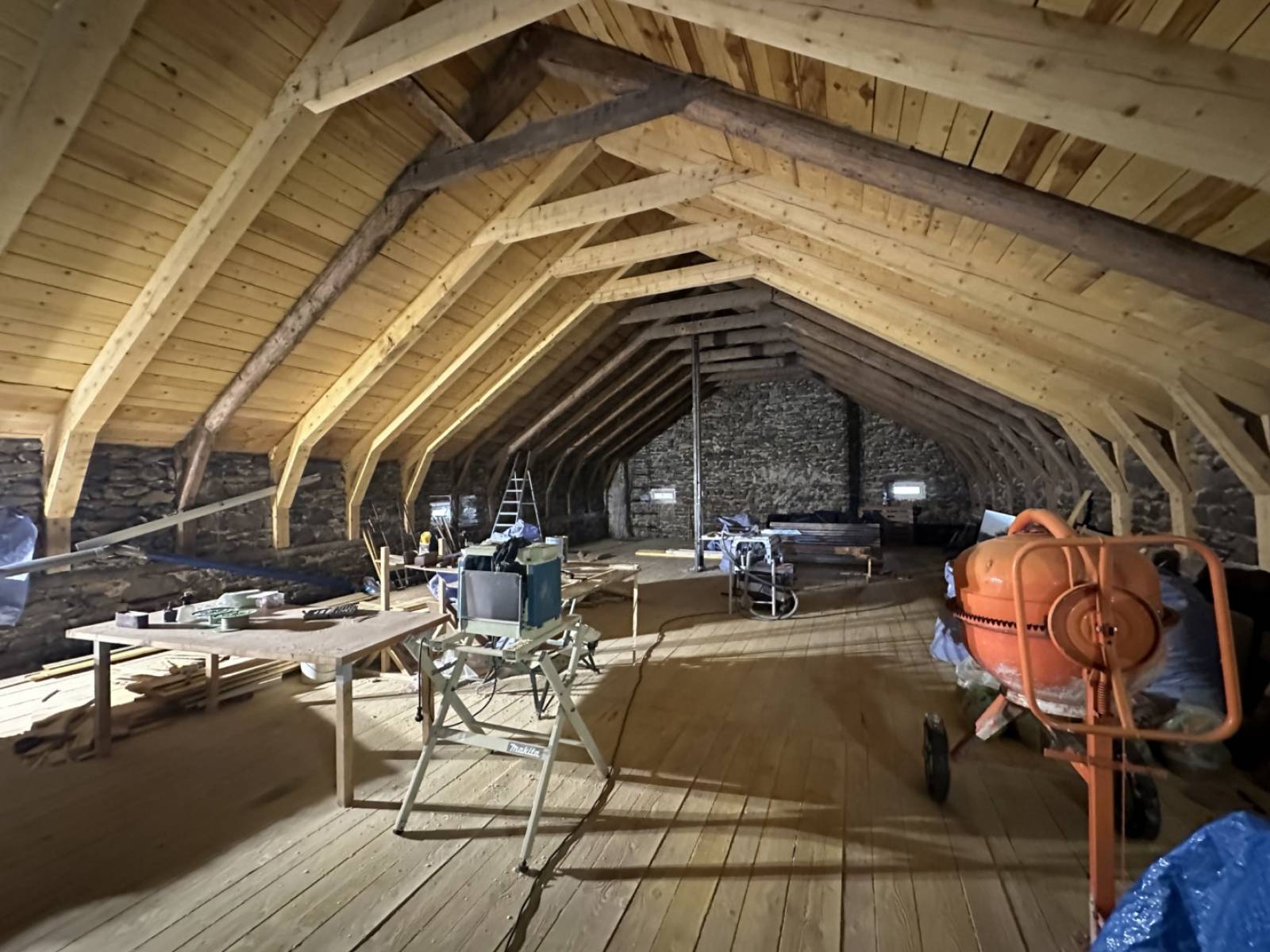 Ferme dans hameau isolé avec vue à Freycenet La Cuche