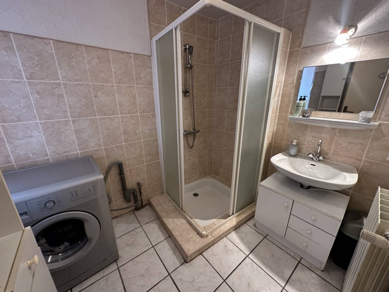 Charmante maison en pierre avec terrasse sur la commune de Rochepaule