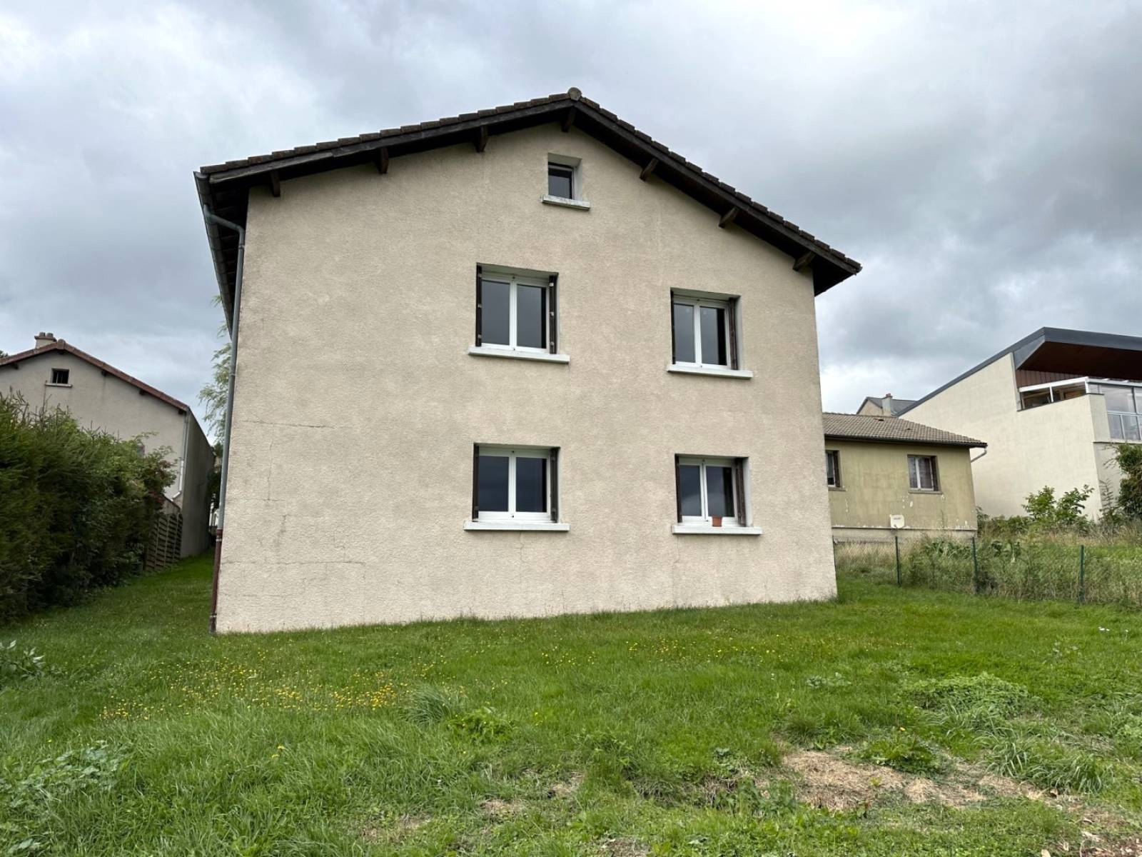 Maison à rafraichir avec jardin à Fay sur Lignon