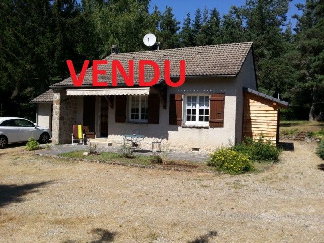 Maison individuelle Campagne de St Agrève Charmant T3  aménageable immédiatement Maison individuelle Campagne de St Agrève Charmant T3  aménageable immédiatement