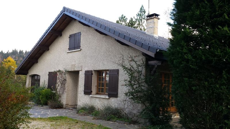 MAISON T4 pièces  Le Chambon sur Lignon MAISON 4 pièces  Le Chambon sur Lignon Proche collège Cevenol