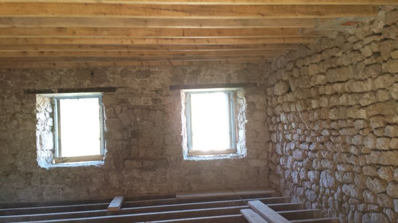 A vendre ferme à réhabiliter