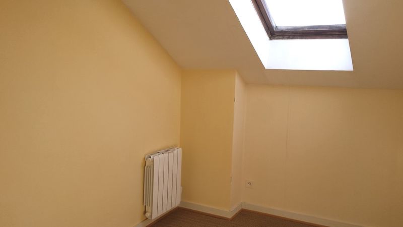 T3 Le Chambon Sur Lignon Belle pièce de vie, sous combles.