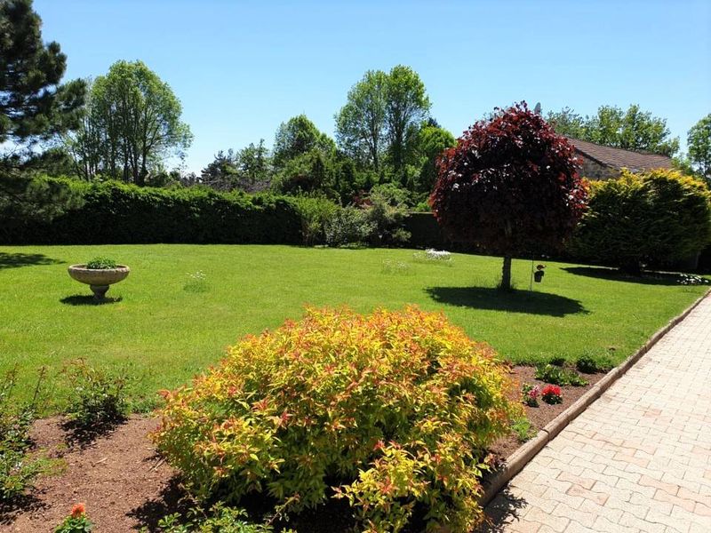 Coquette villa parfait état Le Chambon sur Lignon