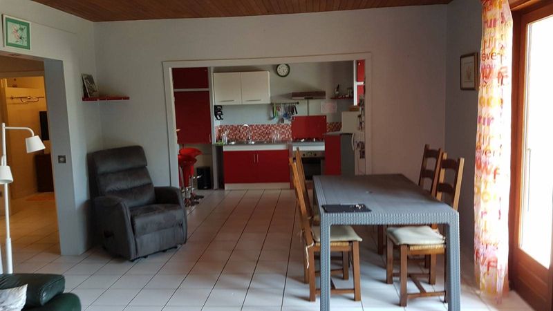 Maison très proche du village, belle terrasse, environnement favorable