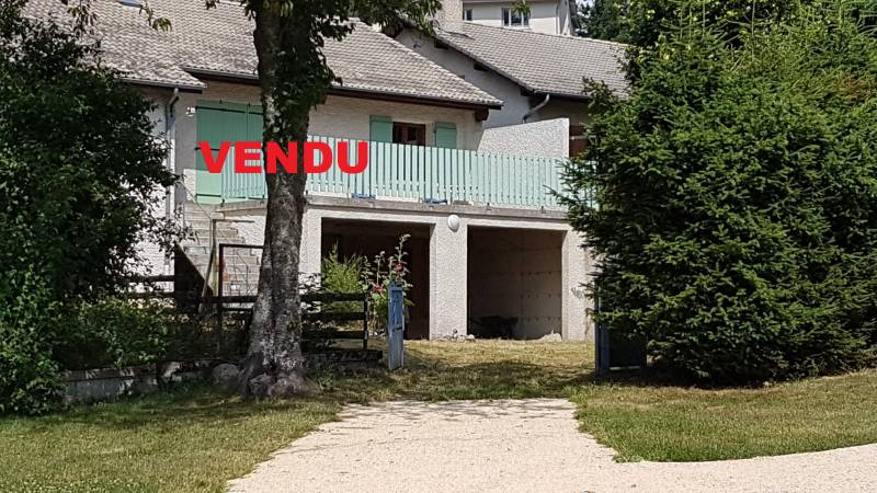 Maison très proche du village, belle terrasse, environnement favorable