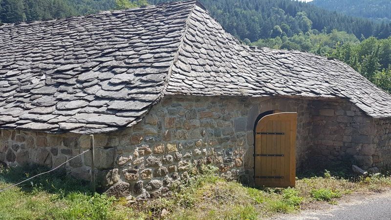 Campagne de St Martial. Ferme de Hameau, avec ruine