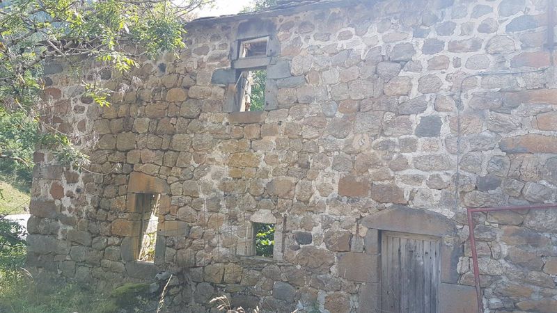 Campagne de St Martial. Ferme de Hameau, avec ruine