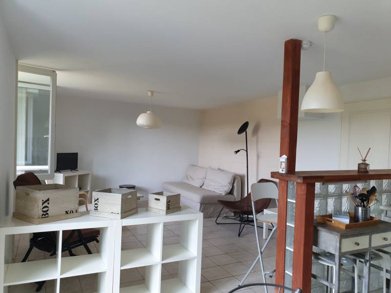 Studio meublé avec balcon au Chambon sur Lignon