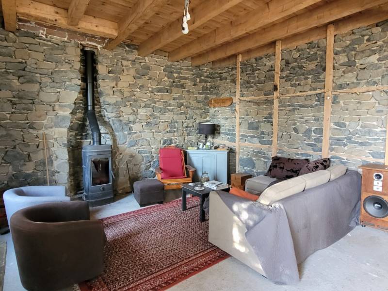 Presbytère dans bel environnement aux Vastres