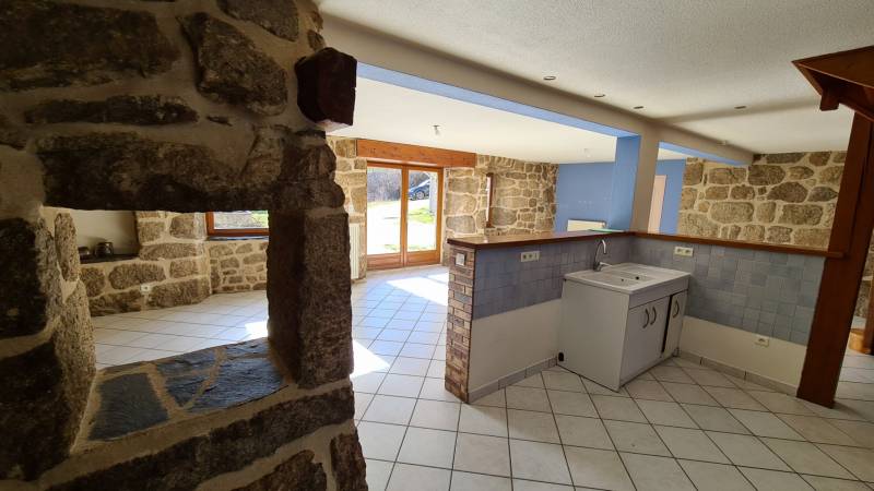 Corps de ferme en campagne de Tence