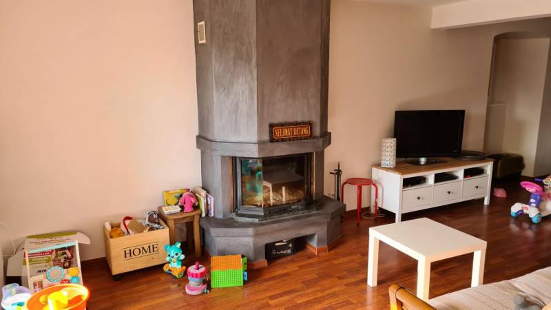 Ancienne ferme rénovée mitoyenne T5