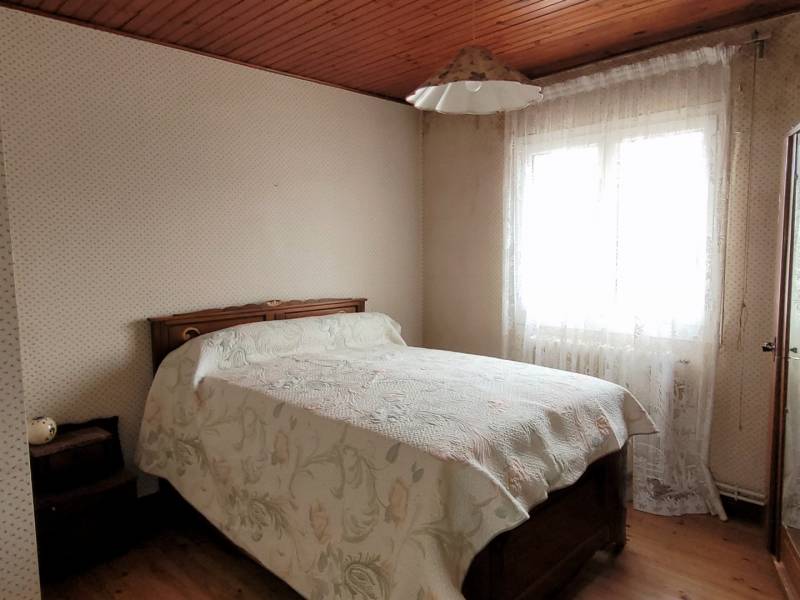 Maison mitoyenne avec jardin et garage à Saint Agrève