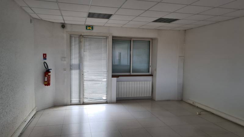 Ancien local commercial au centre du village de Saint Agrève