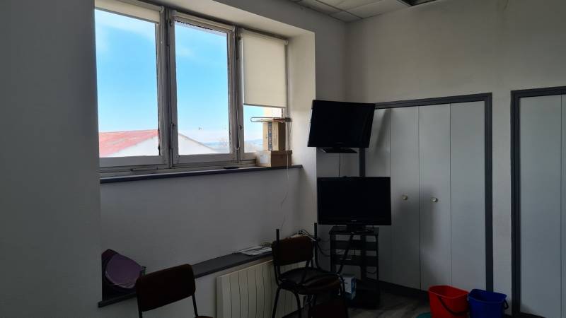 Ancien local commercial au centre du village de Saint Agrève