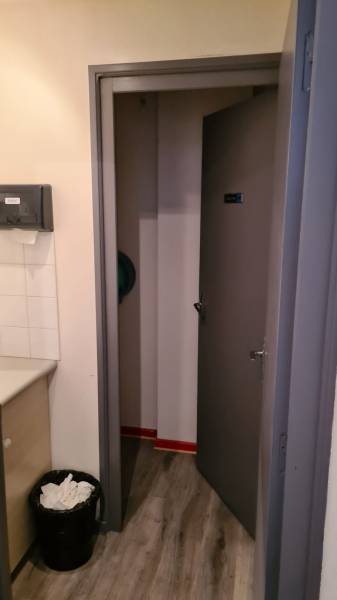 Ancien local commercial au centre du village de Saint Agrève