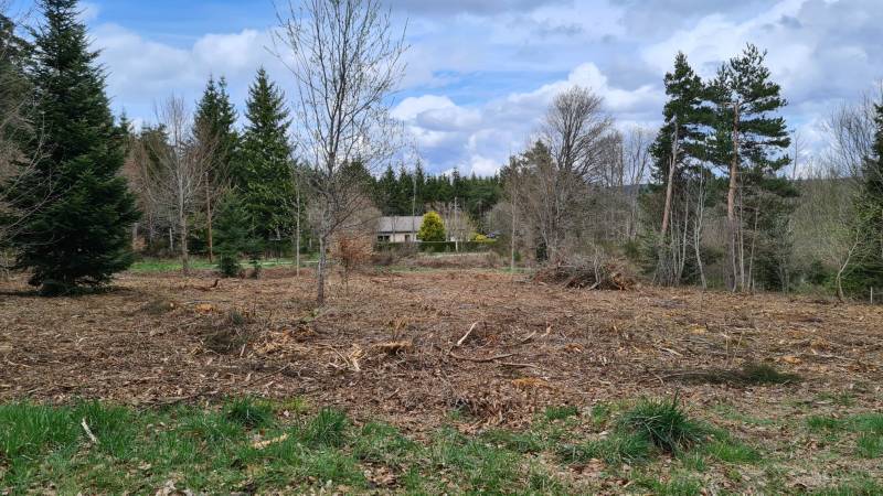 Terrain constructible proche du village