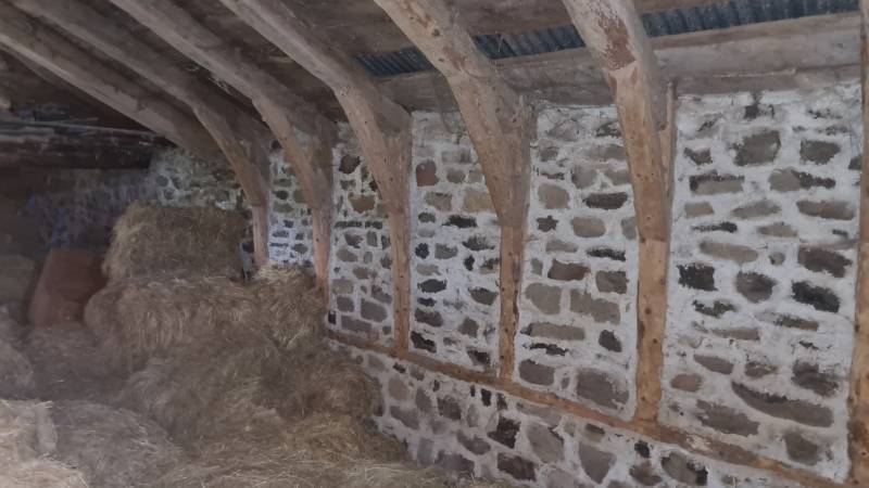 Ferme à rénover entièrement campagne des Vastres