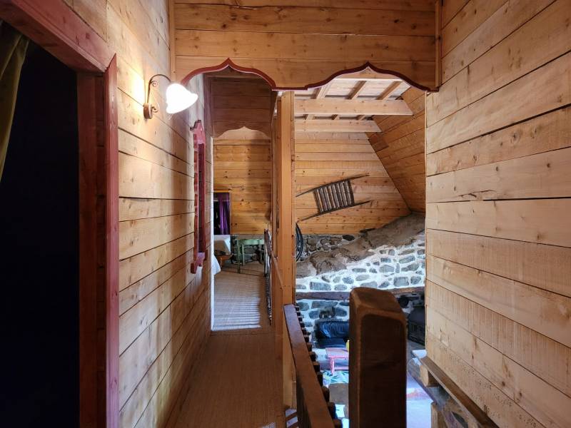 Chaumière isolée avec vue à Freycenet La Cuche