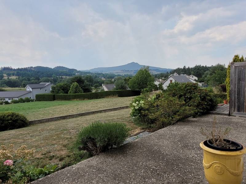 Villa dans quartier résidentiel avec vue sur le Lizieux au Mazet Saint Voy
