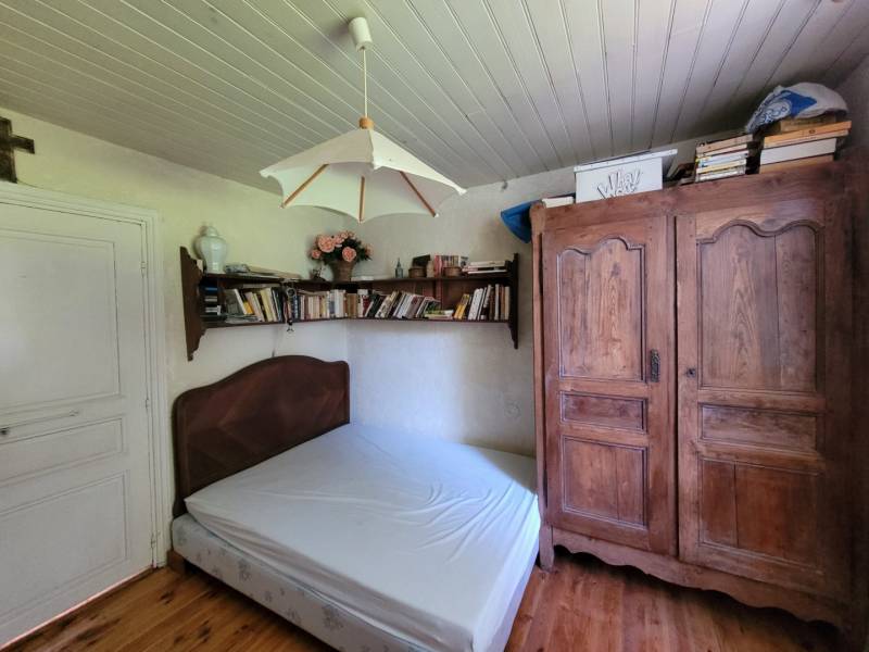 Ancienne école de 1870 en campagne d'Araules