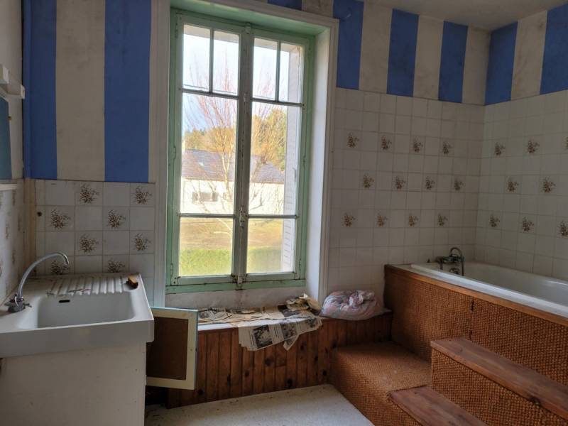 Maison proche du centre du village à renover au Chambon sur Lignon