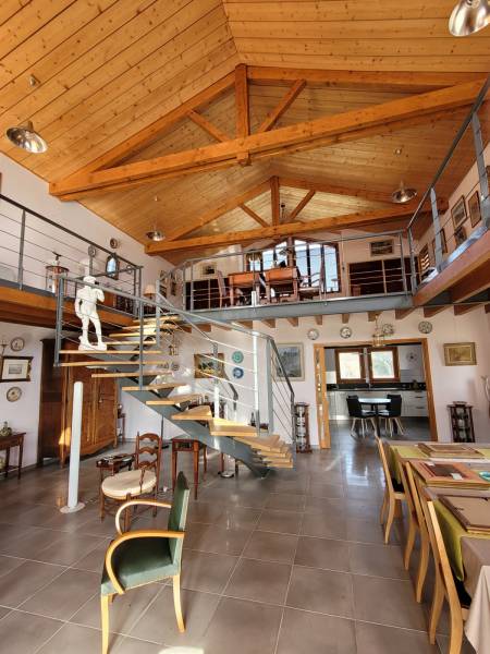 Villa sur 9 400 m² proche des commodités du Chambon sur Lignon