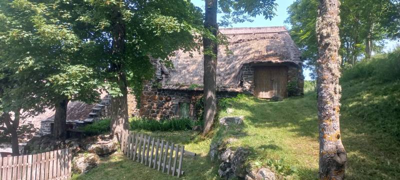 Charmante petite chaumière à Saint Front