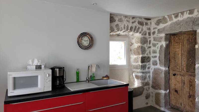 Ancienne ferme avec 300 m² de dépendances sur la commune de Saint Agrève