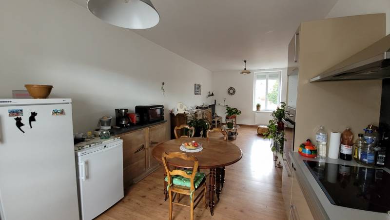 Appartement T4 rénové au centre du village du Chambon sur Lignon