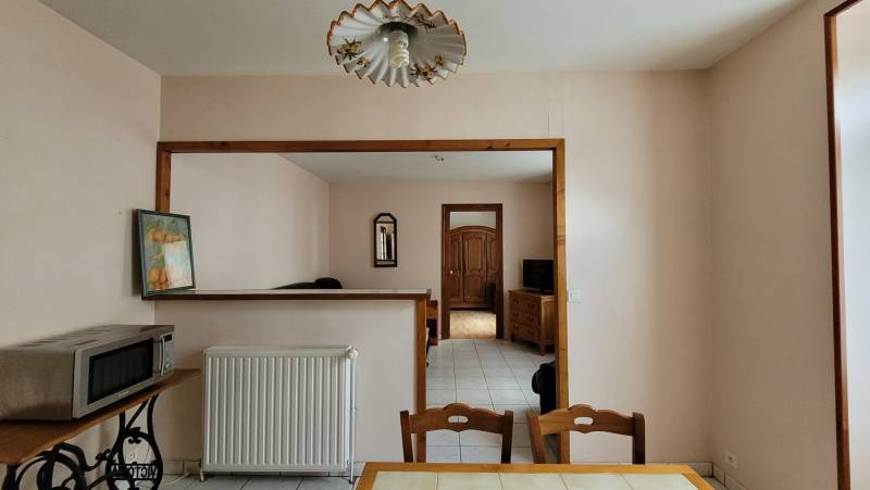 Appartement à rafraichir au centre du village du Chambon sur Lignon